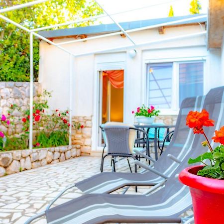 Vacation Home Grill & Chill With 350M2 Garden With Bbq Novi Vinodolski Eksteriør billede