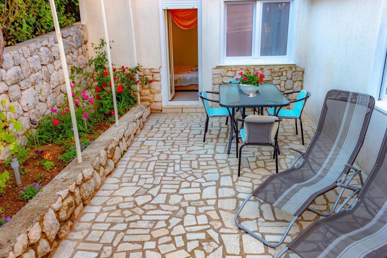 Vacation Home Grill & Chill With 350M2 Garden With Bbq Novi Vinodolski Eksteriør billede