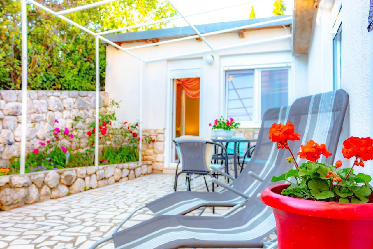 Vacation Home Grill & Chill With 350M2 Garden With Bbq Novi Vinodolski Eksteriør billede