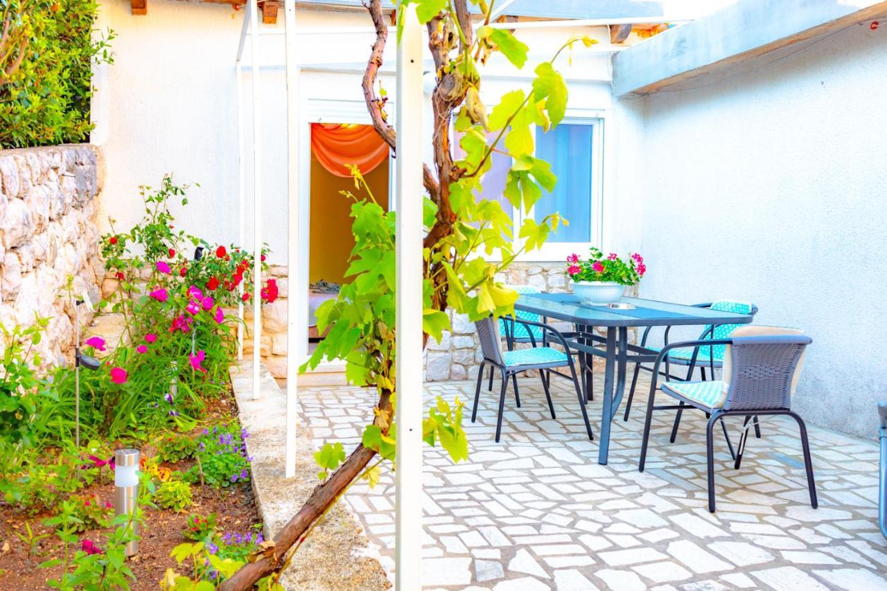 Vacation Home Grill & Chill With 350M2 Garden With Bbq Novi Vinodolski Eksteriør billede