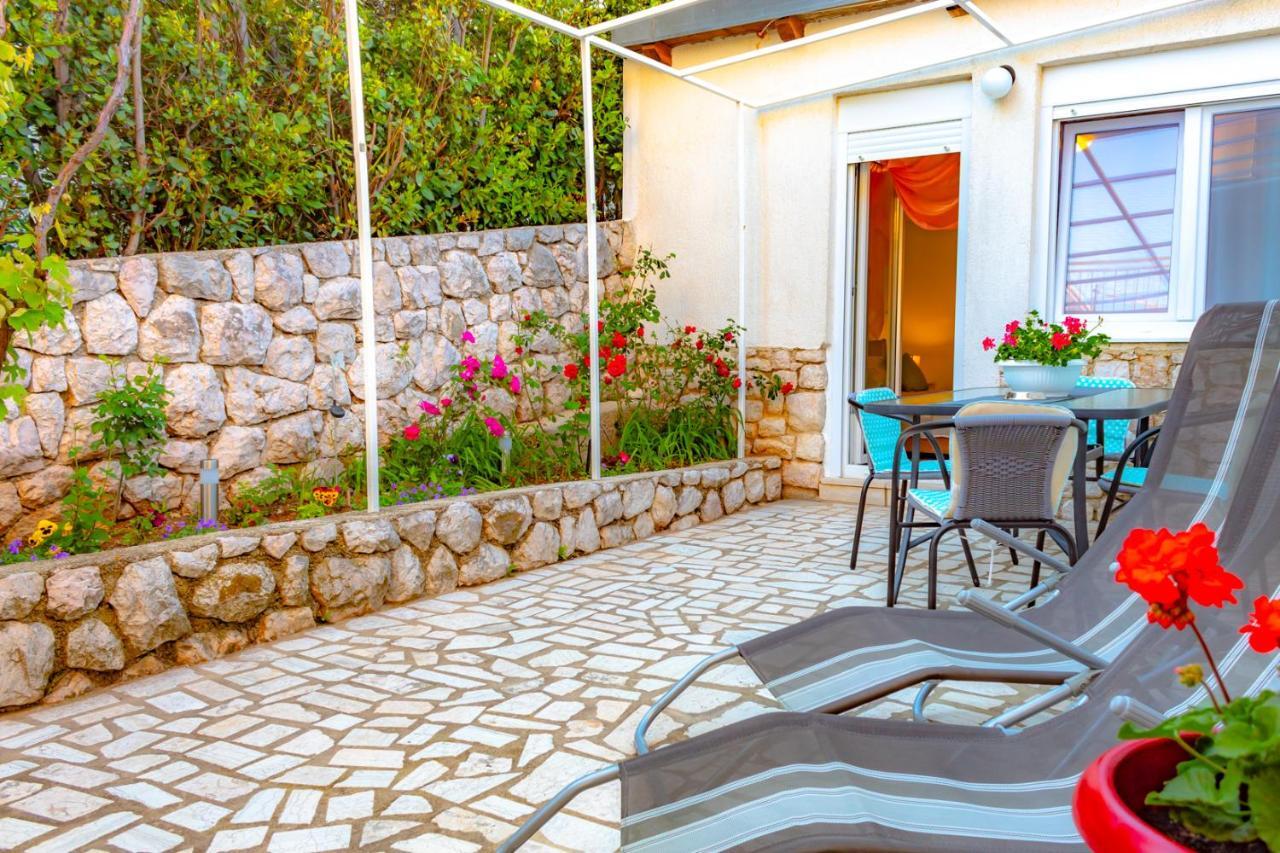 Vacation Home Grill & Chill With 350M2 Garden With Bbq Novi Vinodolski Eksteriør billede